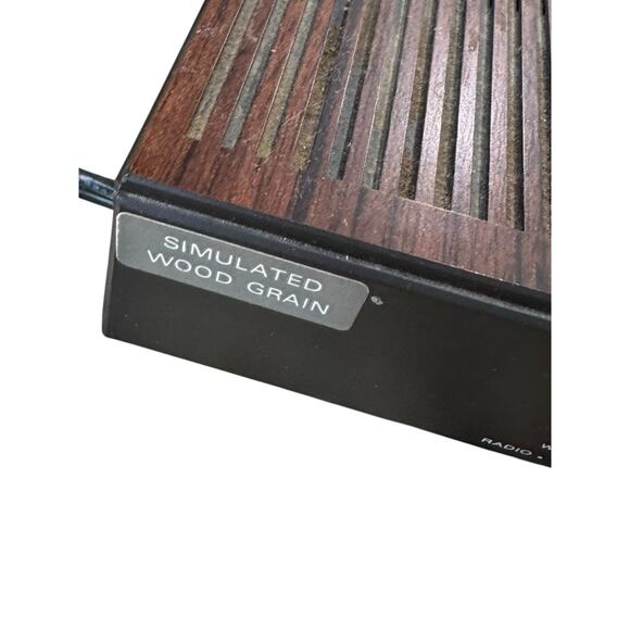 LLoyds FM/AM Electric Clock Radio - Picture 8 of 13